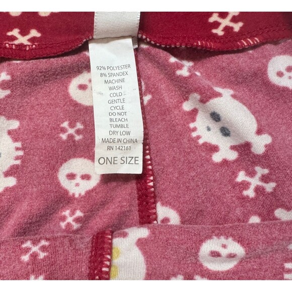 LuLaRoe OS Red Skull and Crossbones Leggings Women's Size 2-10 Halloween Goth - Picture 4 of 10